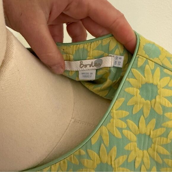 [Boden] Sunflower Patterned Green and Yellow Blouse - Size 6 - Picture 2 of 5